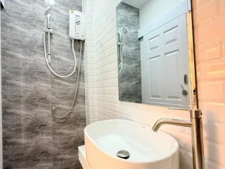 Casa adosada en venta de 2 habitaciones en Bang Lamung, Chonburi