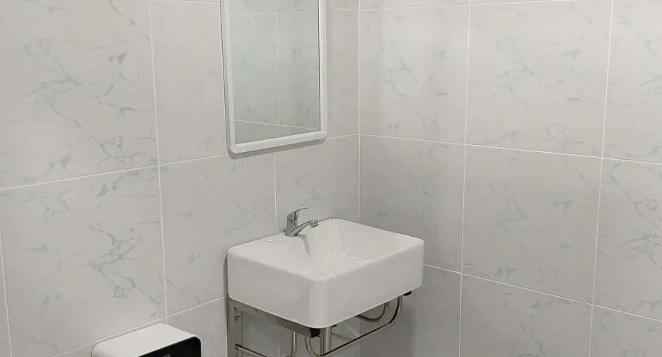 For rent 4 bedrooms townhouse in Mueang Chiang Mai, Chiang Mai