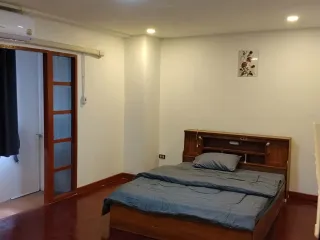 Reihenhaus zur Miete mit 4 Zimmer in Mueang Chiang Mai, Chiang Mai