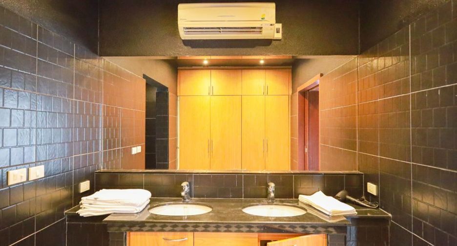 For rent 4 bedrooms house in Bang Lamung, Chonburi