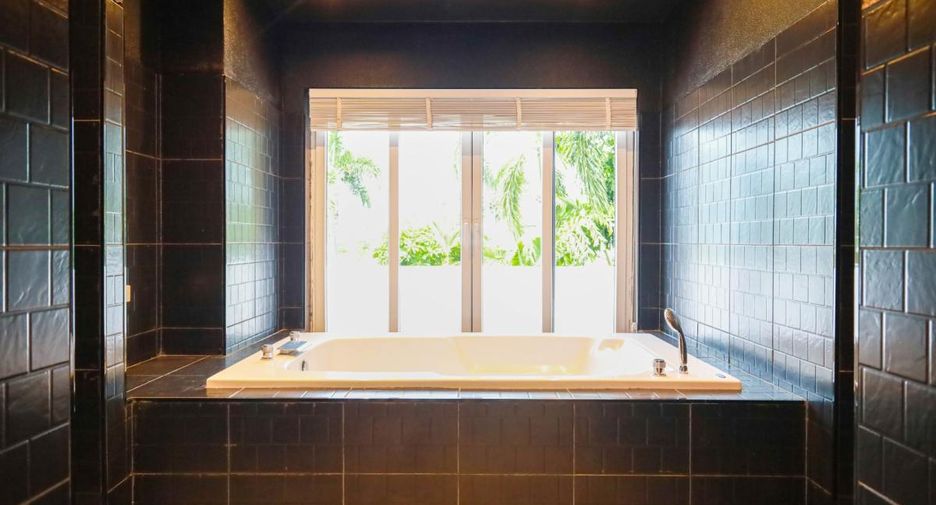 For rent 4 bedrooms house in Bang Lamung, Chonburi