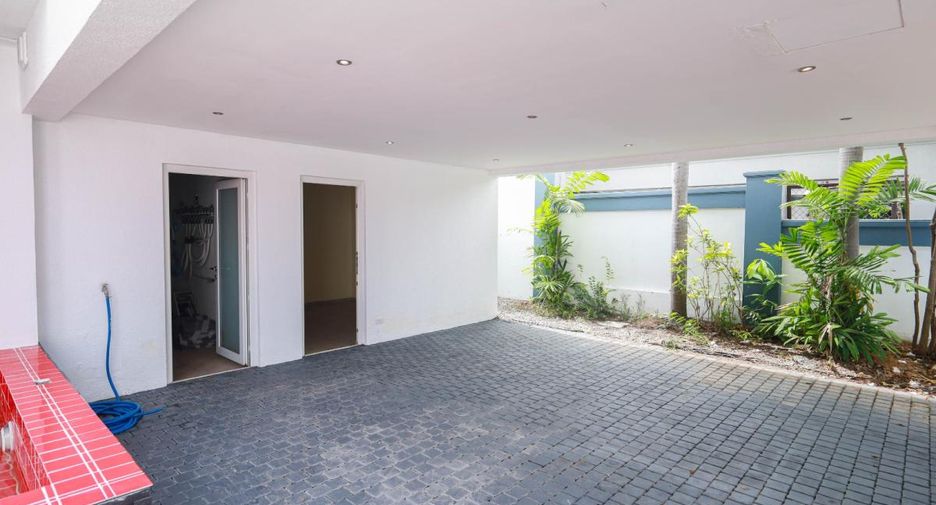 For rent 4 bedrooms house in Bang Lamung, Chonburi