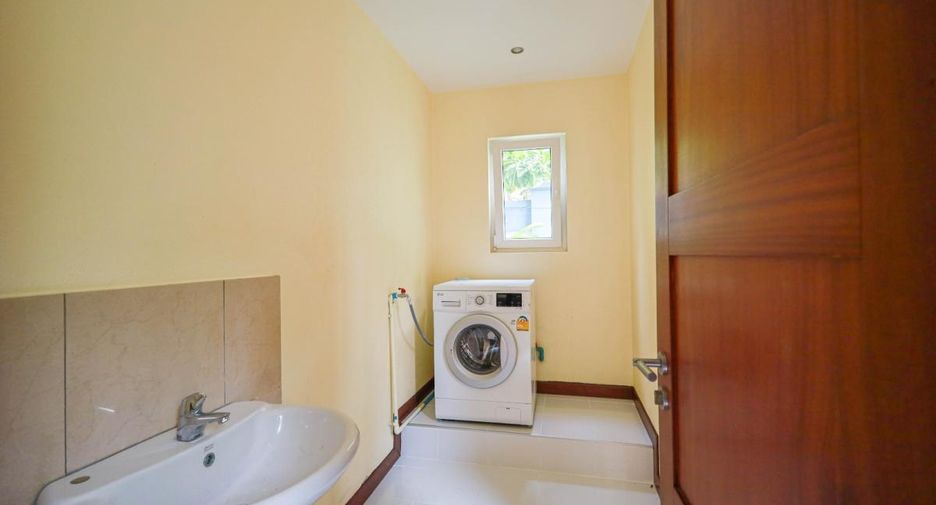 For rent 4 bedrooms house in Bang Lamung, Chonburi