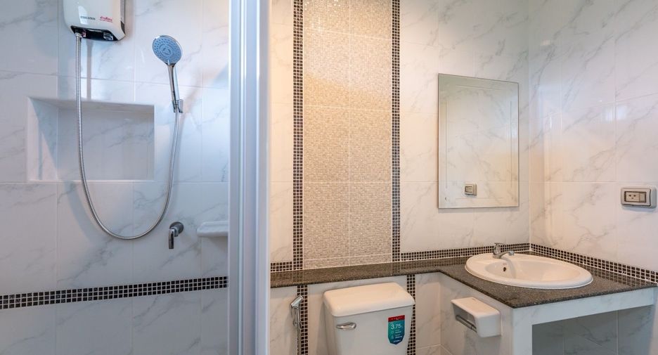 Casa en venta de 4 habitaciones en Hang Dong, Chiang Mai