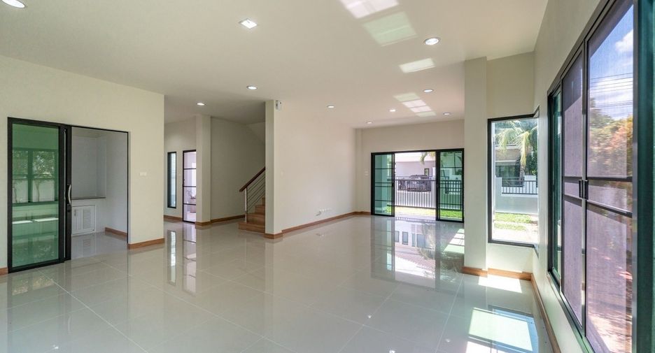 Casa en venta de 4 habitaciones en Hang Dong, Chiang Mai