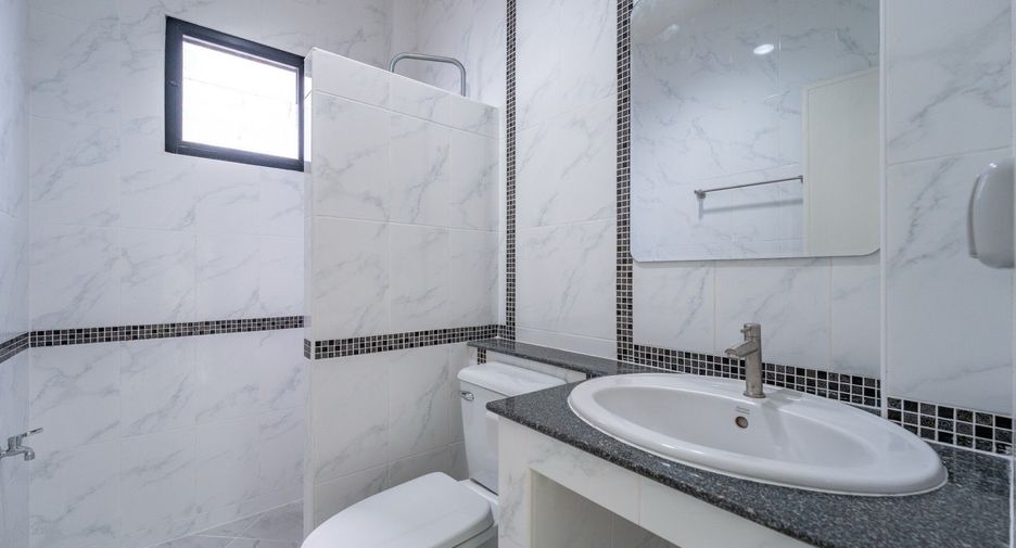 Casa en venta de 4 habitaciones en Hang Dong, Chiang Mai