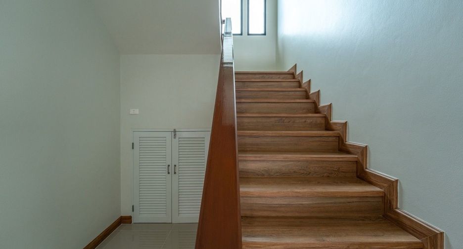 Casa en venta de 4 habitaciones en Hang Dong, Chiang Mai
