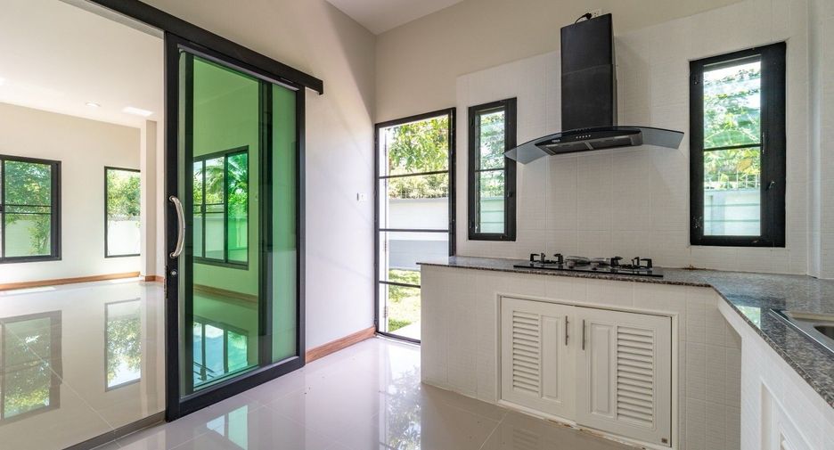 Casa en venta de 4 habitaciones en Hang Dong, Chiang Mai