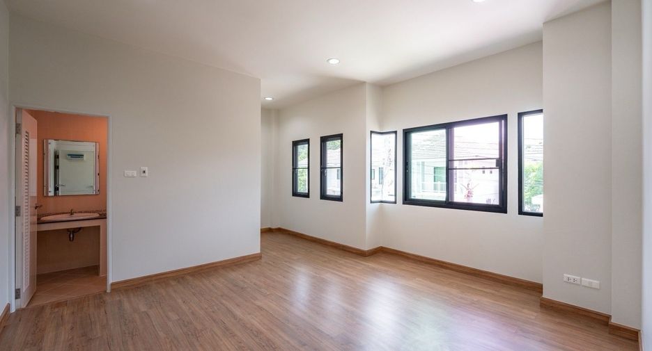 Casa en venta de 4 habitaciones en Hang Dong, Chiang Mai