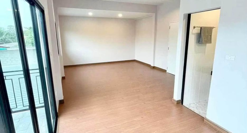 For rent 3 bedrooms house in San Sai, Chiang Mai
