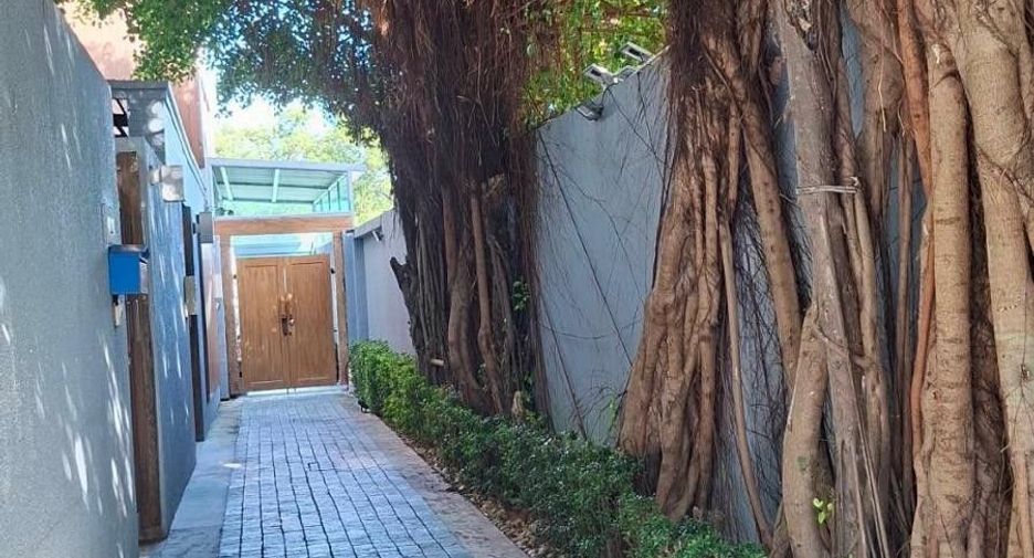 For sale and for rent 4 bedrooms villa in Mueang Phuket, Phuket