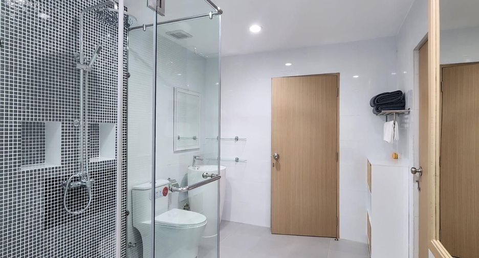 For sale and for rent 4 bedrooms villa in Mueang Phuket, Phuket