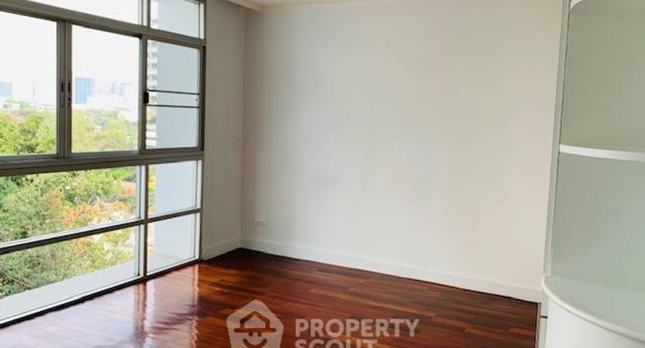 Condo en alquiler de 3 habitaciones en Watthana, Bangkok