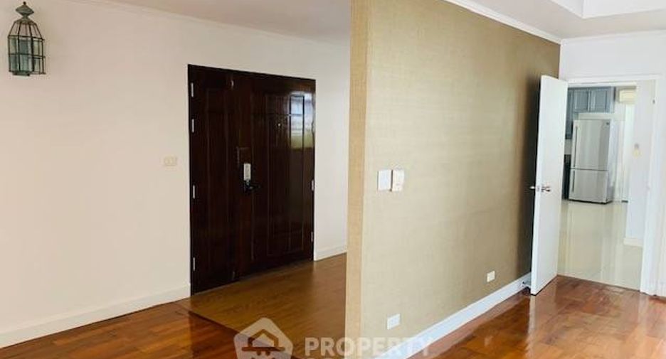 Condo en alquiler de 3 habitaciones en Watthana, Bangkok