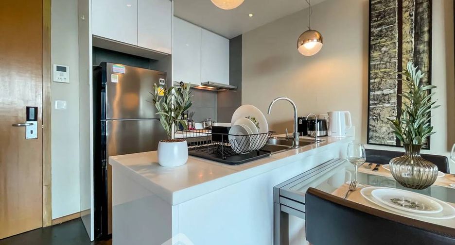 For rent 1 bed condo in Khlong Toei, Bangkok