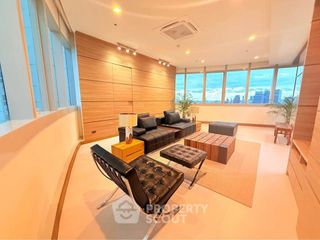 For rent 3 bedrooms condo in Khlong Toei, Bangkok