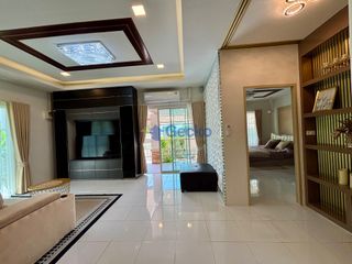 À louer 3 chambres maison à Bang Lamung, Chonburi