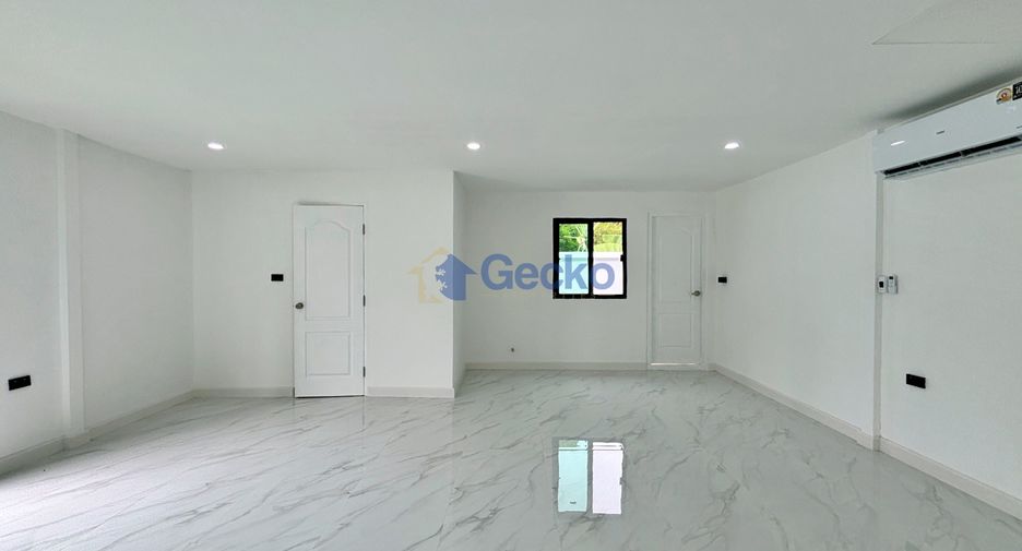 Haus zum Kauf mit 5 Zimmer in Bang Lamung, Chonburi