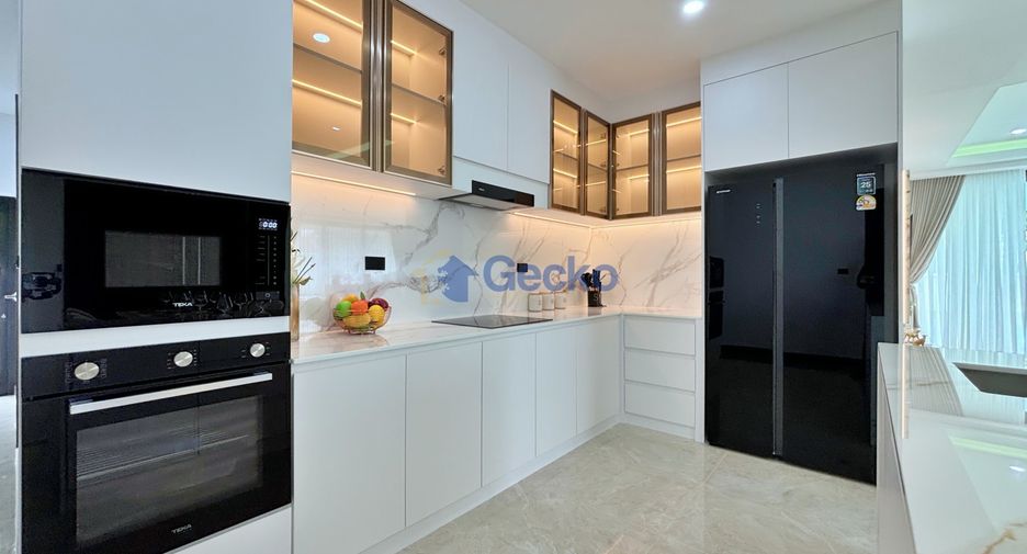 Haus zum Kauf mit 5 Zimmer in Bang Lamung, Chonburi