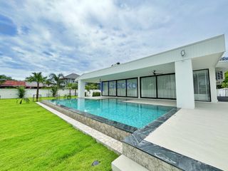 Haus zum Kauf mit 5 Zimmer in Bang Lamung, Chonburi