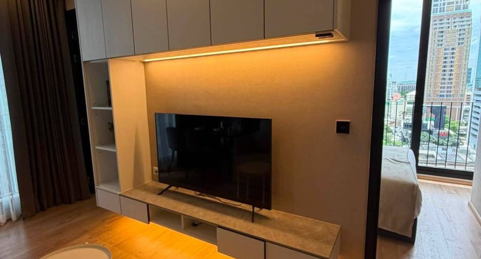 For rent 2 bedrooms condo in Phaya Thai, Bangkok
