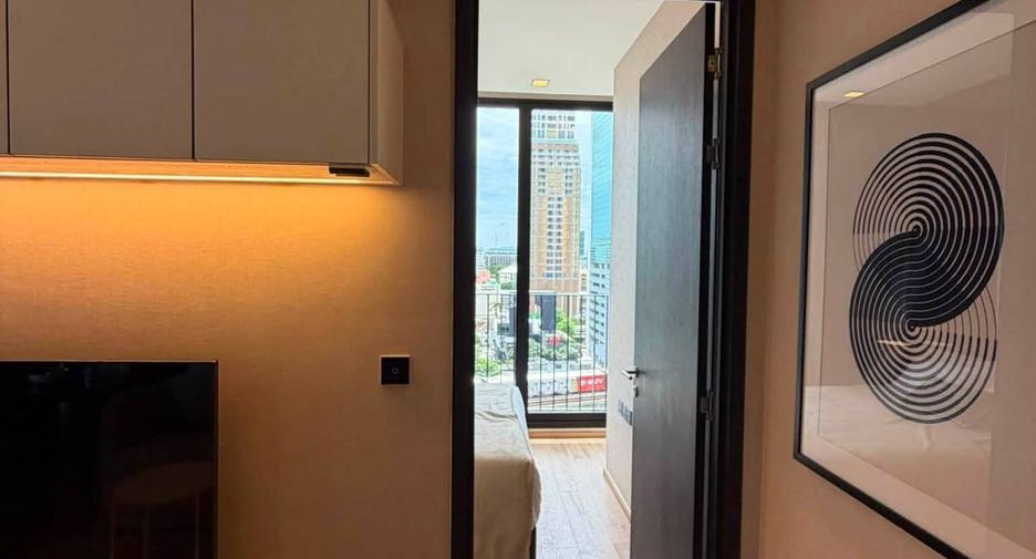 For rent 2 bedrooms condo in Phaya Thai, Bangkok