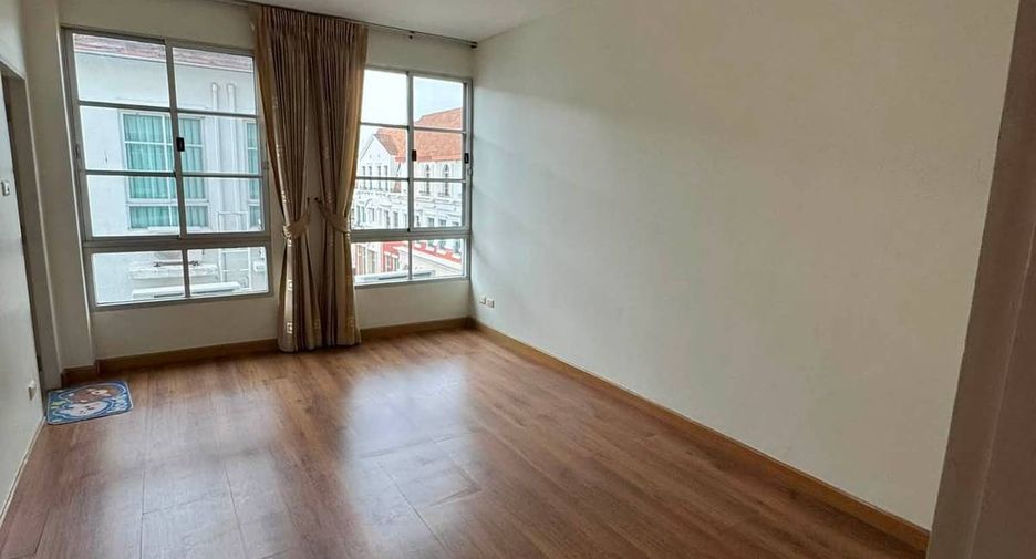 Haus zur Miete mit 4 Zimmer in Yan Nawa, Bangkok