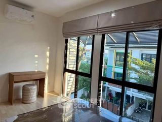 For rent 3 bedrooms townhouse in Suan Luang, Bangkok