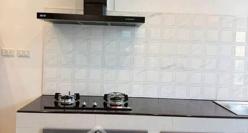 For rent 3 bedrooms townhouse in Suan Luang, Bangkok