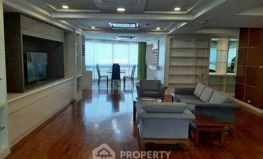 For rent 3 bedrooms condo in Khlong Toei, Bangkok