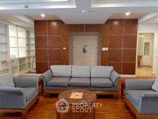 For rent 3 bedrooms condo in Khlong Toei, Bangkok