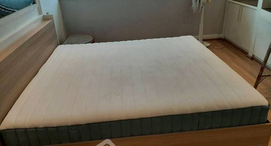 For rent 3 bedrooms condo in Khlong Toei, Bangkok