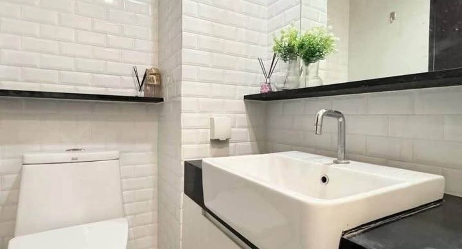 For rent 1 bed condo in Pathum Wan, Bangkok