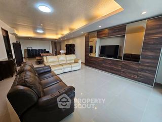 Condo en alquiler de 3 habitaciones en Bang Kho Laem, Bangkok