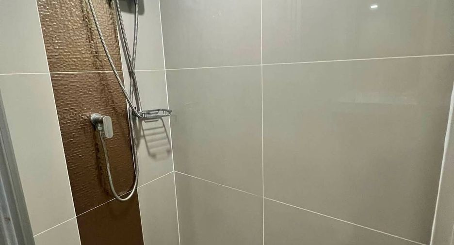 Condo en alquiler de 1 habitaciones en Huai Khwang, Bangkok