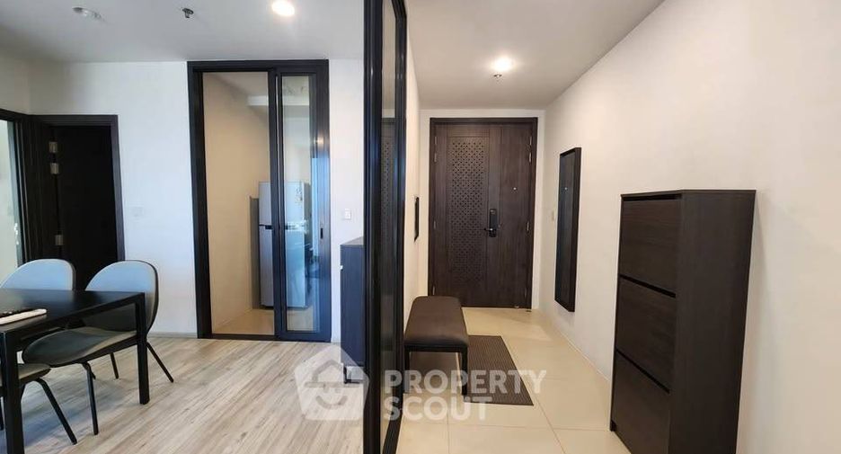 Condo en alquiler de 2 habitaciones en Huai Khwang, Bangkok
