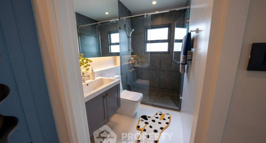 Casa en alquiler de 4 habitaciones en Bang Phli, Samut Prakan