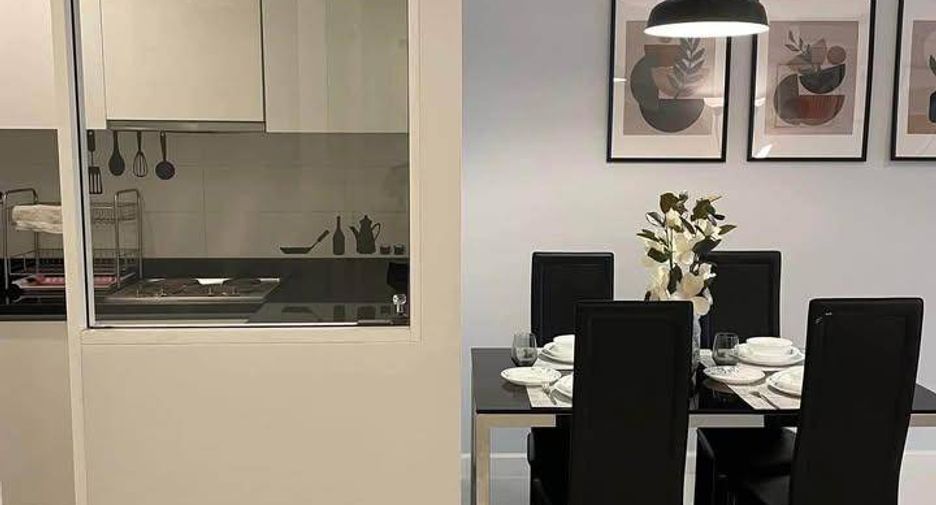 For rent 3 bedrooms condo in Khlong Toei, Bangkok