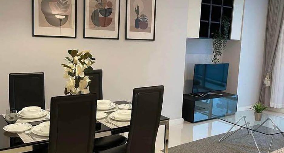 For rent 3 bedrooms condo in Khlong Toei, Bangkok