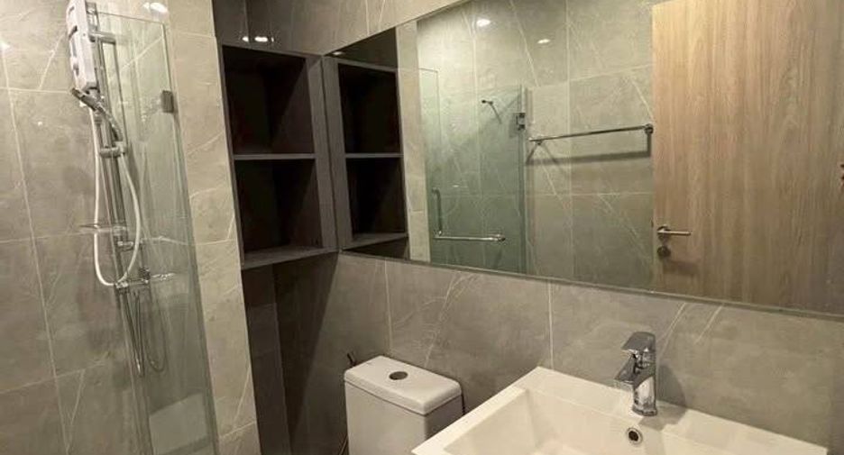 For rent 2 bedrooms condo in Huai Khwang, Bangkok