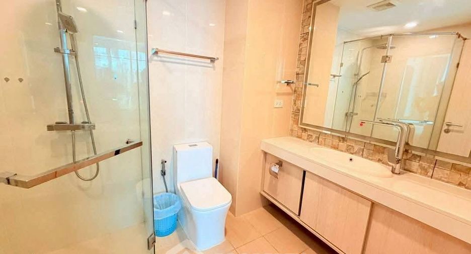 For rent 2 bedrooms condo in Bang Lamung, Chonburi