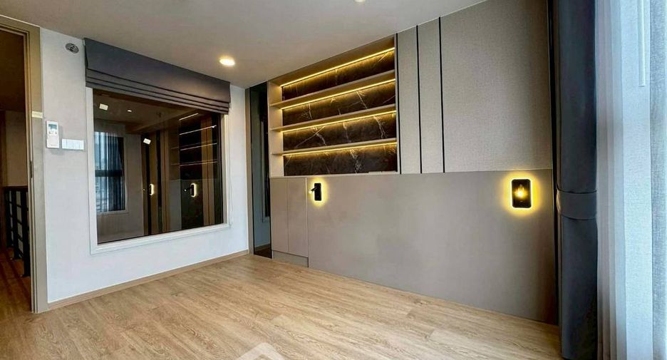 For rent 2 bedrooms condo in Bang Rak, Bangkok