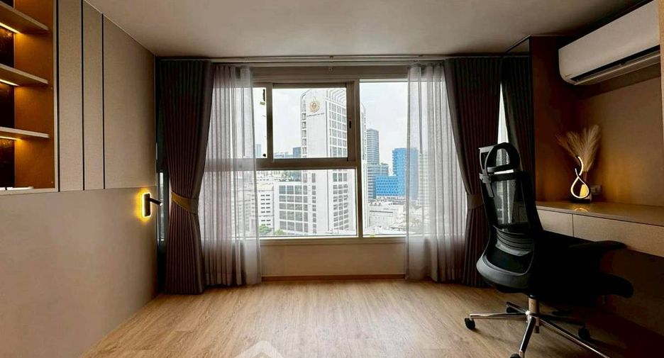 For rent 2 bedrooms condo in Bang Rak, Bangkok