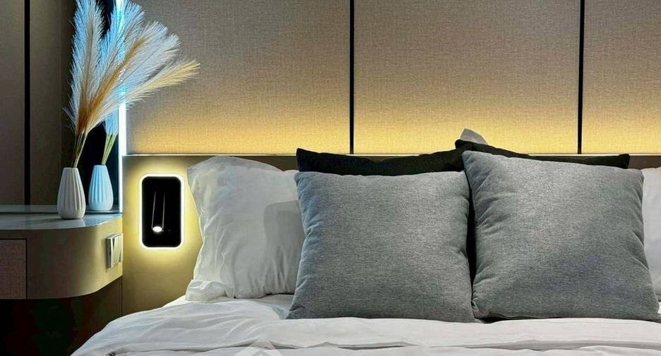For rent 2 bedrooms condo in Bang Rak, Bangkok