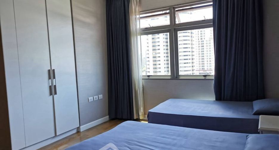 For rent 2 bedrooms condo in Khlong Toei, Bangkok