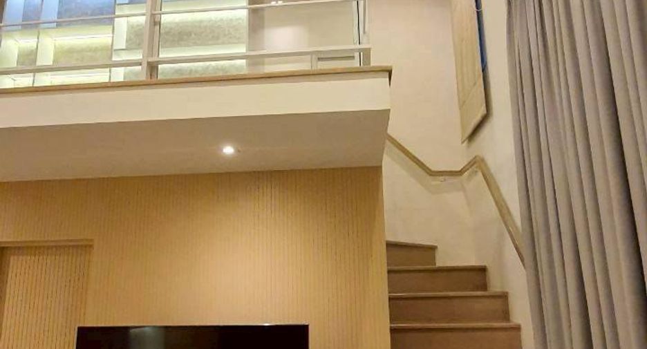 Casa adosada en alquiler de 4 habitaciones en Prawet, Bangkok