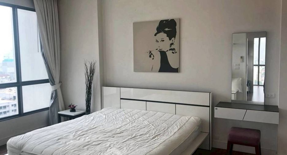 For rent 2 ベッドルーム condo in Phra Khanong, Bangkok