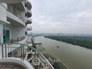 For rent 4 bedrooms condo in Yan Nawa, Bangkok