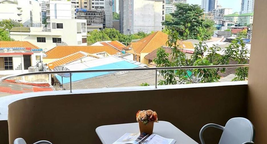 For rent 2 bedrooms apartment in Watthana, Bangkok