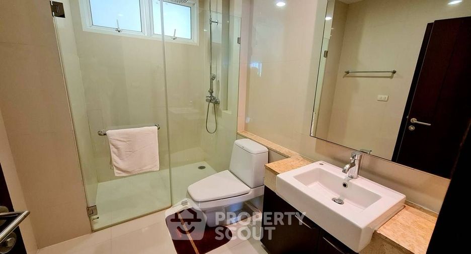 For rent 2 bedrooms apartment in Watthana, Bangkok